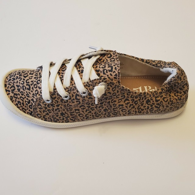 women's mad love lennie lace up canvas sneakers