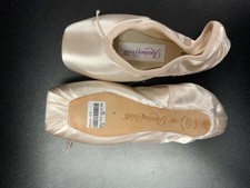 RUSSIAN POINTE BRAVA POINTE SHOE size 37.5 width 4 vamp 2 medium shank