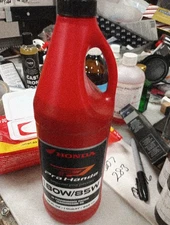 Pro Honda HP Transmission Oil - 1 Quart / 80W/85W   050