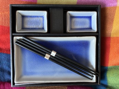 Japanische orientalische quadratische blaue Crackleglaze Schale + Sushi Teller & Essstäbchen Neu!