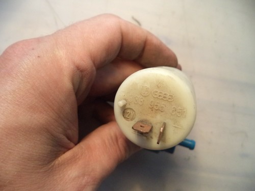 Wischwasserpumpe Pumpe Scheibenreinigung VW Audi Hella 333955651 6674