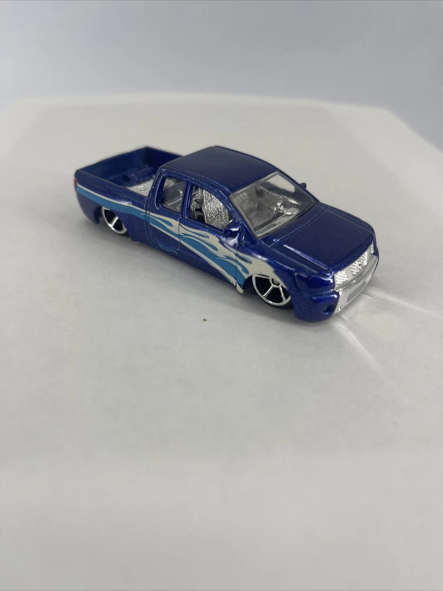2005 Hot Wheels Nissan Titan Blue Truck Scale 1/6 Loose