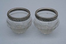 Zwei Gewürzschälchen, Silber und Kristall, um 1900