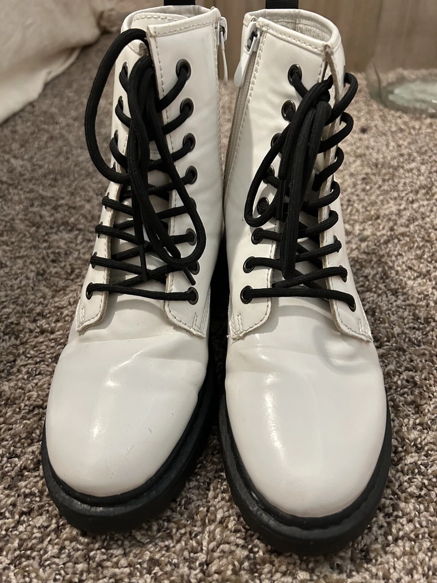 Nasty Gal Krush white boots black laces size 7 Women s eBay