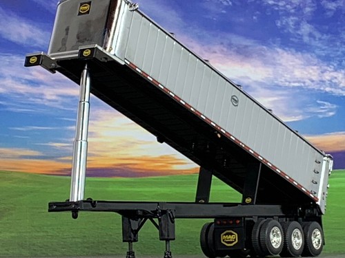 1/64 DCP CHROME MAC TRI AXLE END DUMP TRAILER W/ BLACK TARP - Picture 4 of 6
