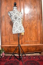 Wunderschöne alte Schneiderpuppe Schaufensterpuppe Schönes Stoffmuster höhenvers