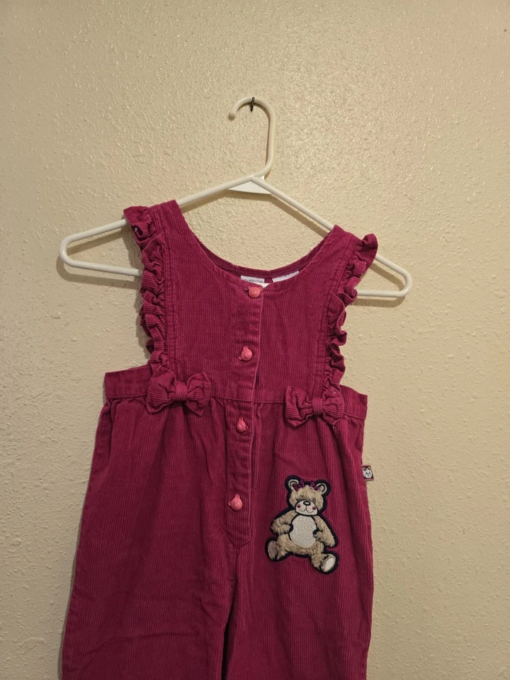 Macacão Little North West azul veludo vermelho menina tamanho 4T  - Imagem 2 de 4