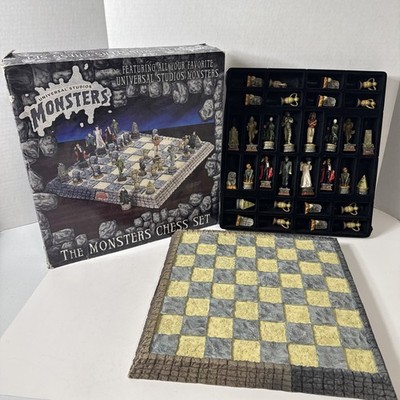 Universal Studios Monsters Chess Set Vintage Spencers Frankenstein Mummy  READ