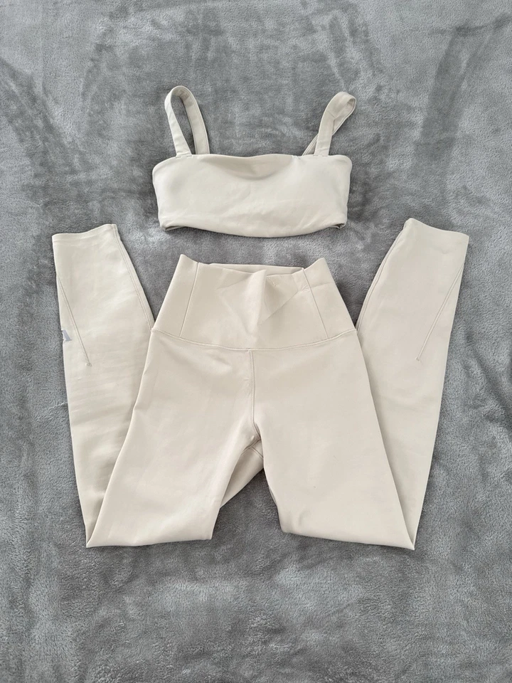 Conjunto de sujetador deportivo Vuori Leggings Evolve para mujer XS crema gimnasio yoga Foto 3 de 4