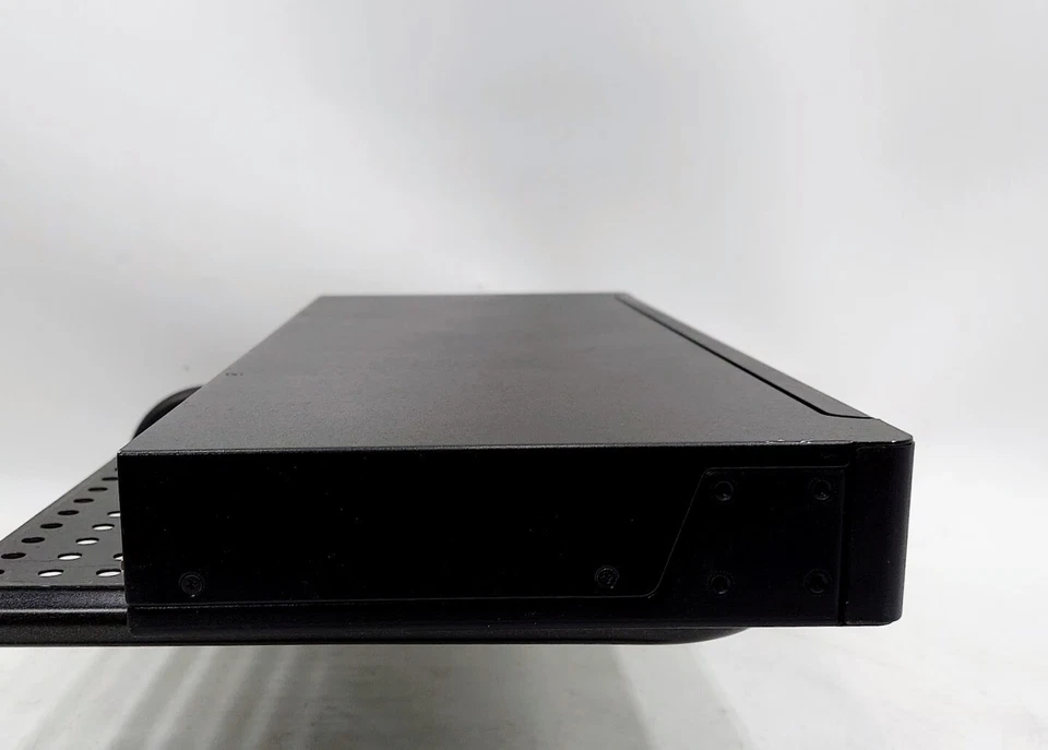 StarTech SV831DUSBU 8 Port 1U Rackmount USB VGA KVM Switch - Image 3 of 4