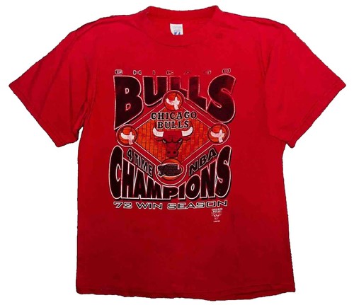 Uomo In Camicia Blu E Bianca A Quadri Abbottonata Che Si Siede Accanto Alla Ragazza In Blu E Bianco Tadr7 Zxlam - Foto 10