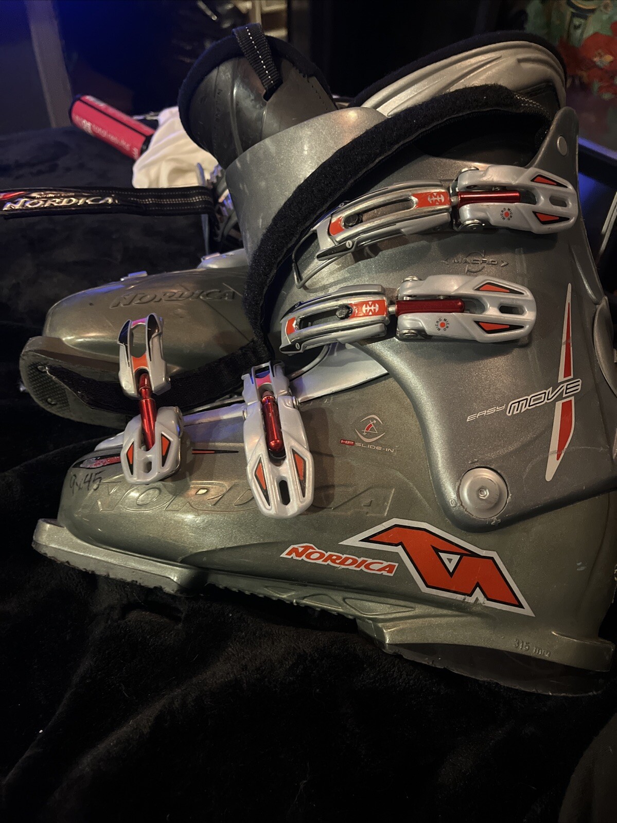 SALOMON Scarponi sci buone condizioni buon prezzo invia messaggio per dettagli o altre foto