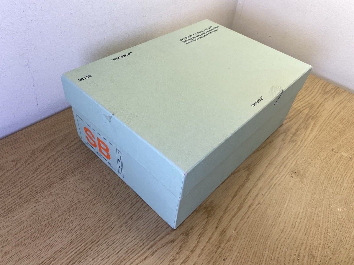 shoebox off white
