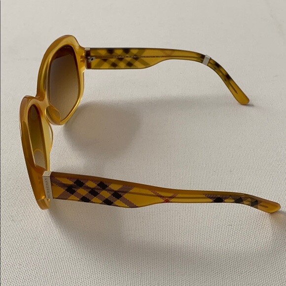 Burberry B4103 Brown Yellow Shaded Square Shaped Sunglases Burberry | Accessories | Burberry B43 Brown Yellow Shaded  main image 4