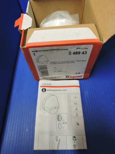 Luz de emergencia LEGRAND ref 617 01 - Cyber Madeira