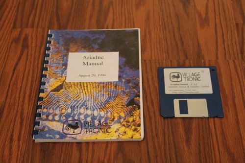 Ariadne Install v 2.2 Commodore Amiga 3.5" disk with manual  - Afbeelding 1 van 1