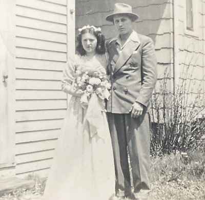 1940s Young Pretty Bride Groom Newlyweds Wedding Marriage Original Photo P15z2