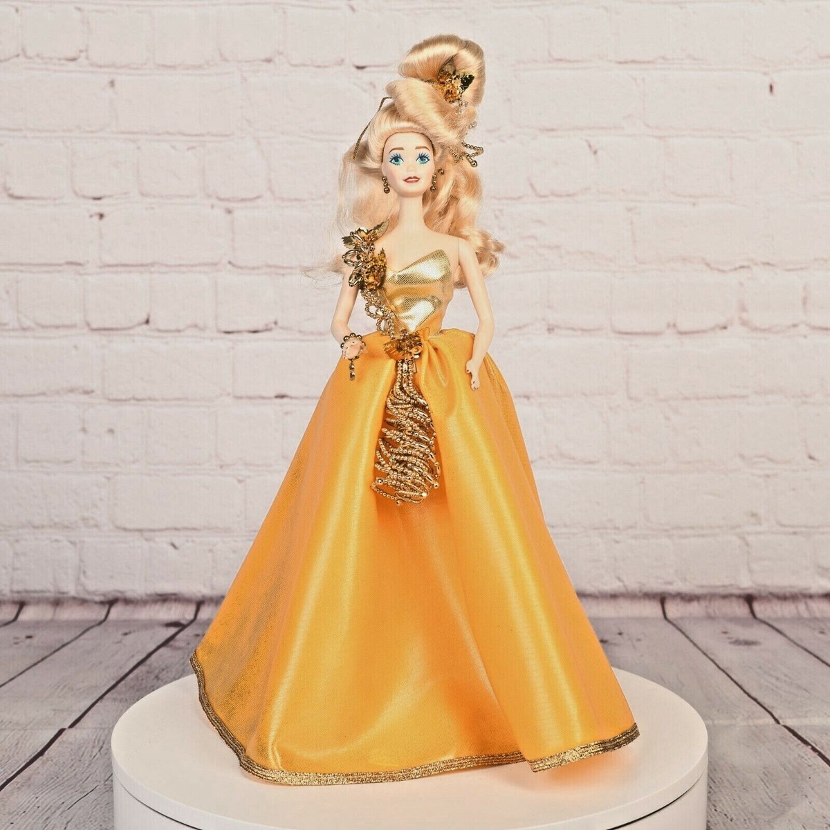 Barbie Gold Sensation Porcelain Doll 1993 Collectors | eBay