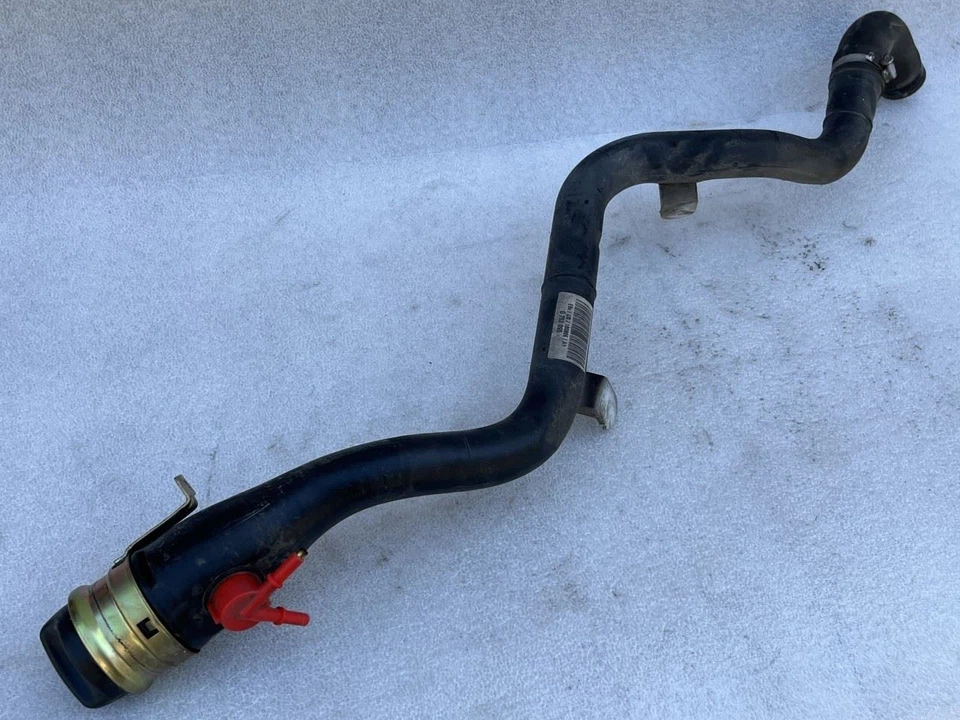 2007 2008 2009 2010 2011 BMW 335i E90 GAS FUEL FILLER NECK PIPE 6765736 — 第 2/4 张图片