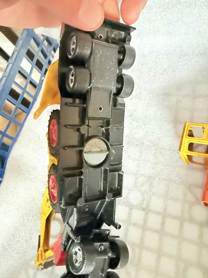 Cargador bajo Matchbox Super Kings K17 Ford D800 Dyson y cargador bajo Peterbuilt Foto 4 de 4