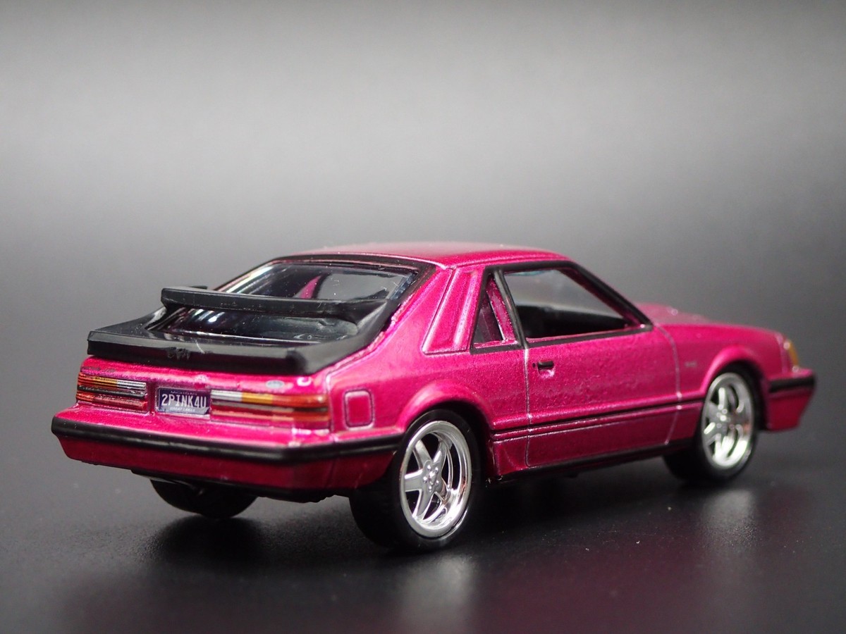 1985 85 FORD MUSTANG SVO FOX BODY PINK 1:64 SCALE DIORAMA DIECAST