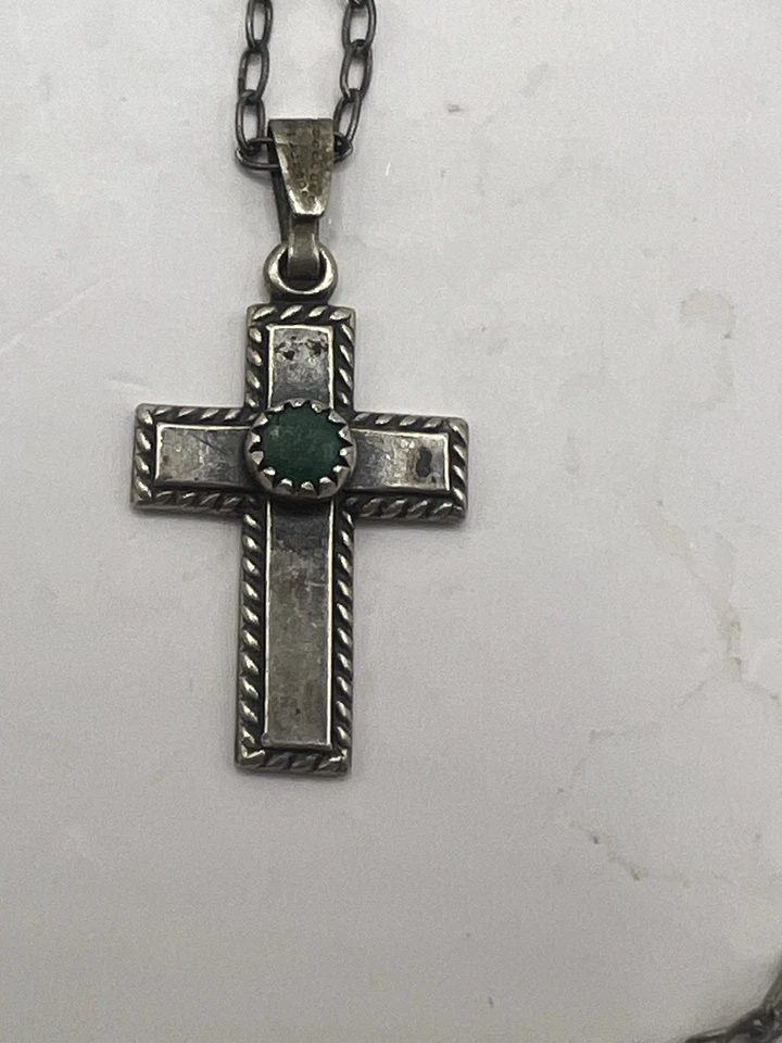 Pingente cruzado vintage de prata esterlina 925 com malaquita 1” leia sobre corrente - Imagem 2 de 4