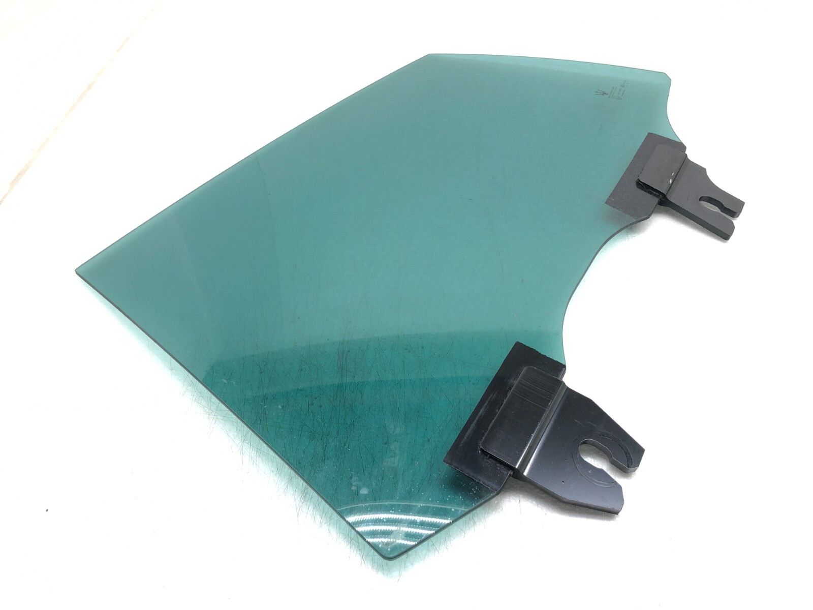 2017-2024 MASERATI LEVANTE S LEFT DRIVER REAR DOOR WINDOW GLASS OEM
