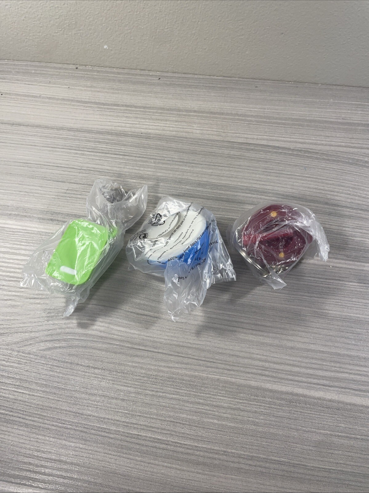 Tupperware Keychain Set of 3 Mini Fridgesmart, Micro Pressure, Thats-a-Bowl New!