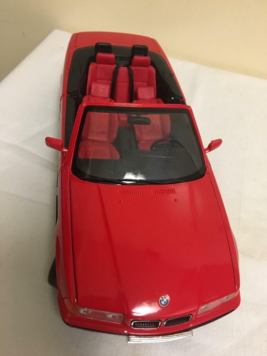 Maisto 1:18 BMW 325i Convertible (1993) Vintage Diecast Cars Model
