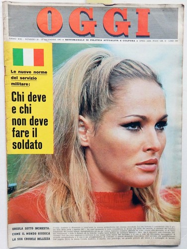 URSULA ANDRESS on cover of 1965 OGGI Italy Magazine - 第 1/3 張圖片