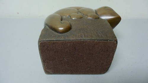 MID-CENTURY CAST BRONZE SCULPTURE, CUSCUS by MARIAN WEISBERG - POSSUM / OPOSSUM - Picture 9 of 10
