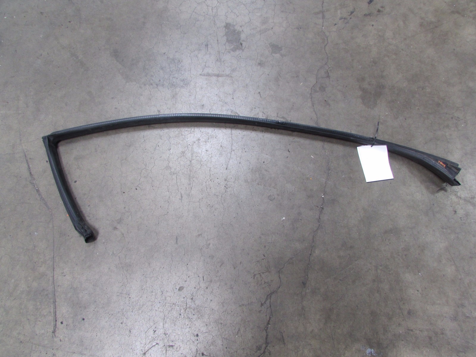 Maserati Granturismo, LH, Left Upper Door Gasket, Used, P/N 80089200