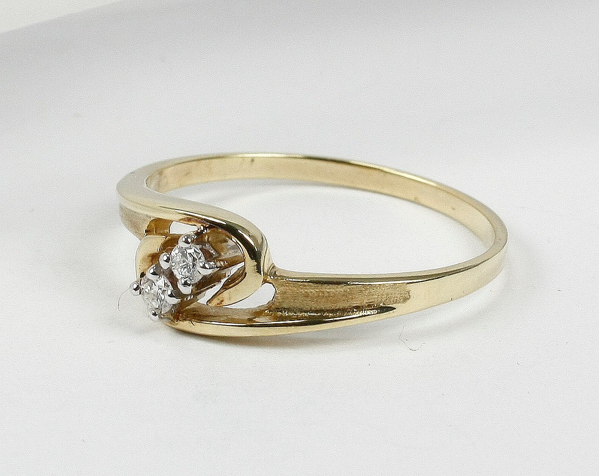 Bague En Or Blanc 14 Carats Avec Diamant Solitaire – élégante Et Ajustable