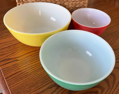 vintage pyrex primary colors nesting mixing bowls 404/403/402