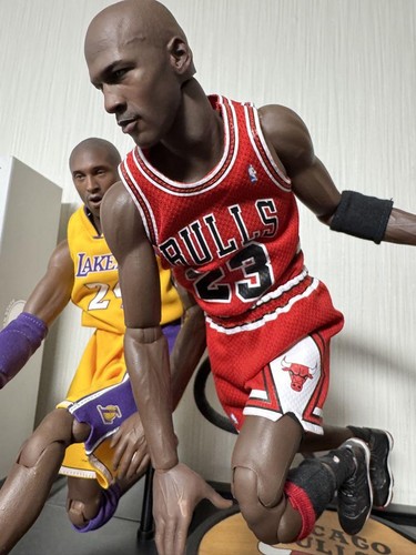 Enterbay Michael Jordan and Kobe Bryant Figure 2-Piece Set Used Good Condition - Picture 12 of 12