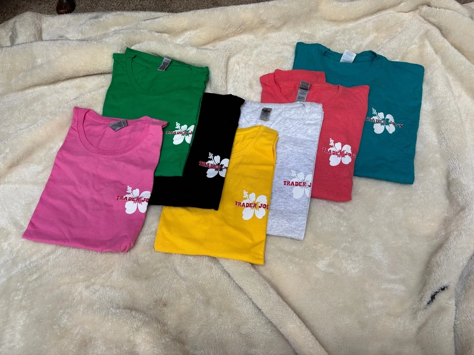 Camiseta de Empleado Trader Joe's Manga Corta Hibisco Mayormente L/Color NUEVA Foto 2 de 3