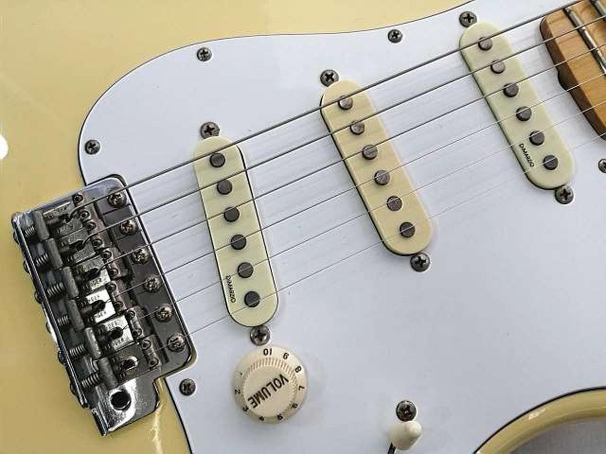 Fender Japan ST72-140YM イングヴェイモデル Fender Japan ST72-140YM Stratocaster Yngwie Malmsteen 3.3kg Made