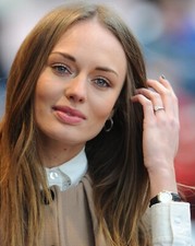 SEXY LAURA HADDOCK 8x10 PHOTO *