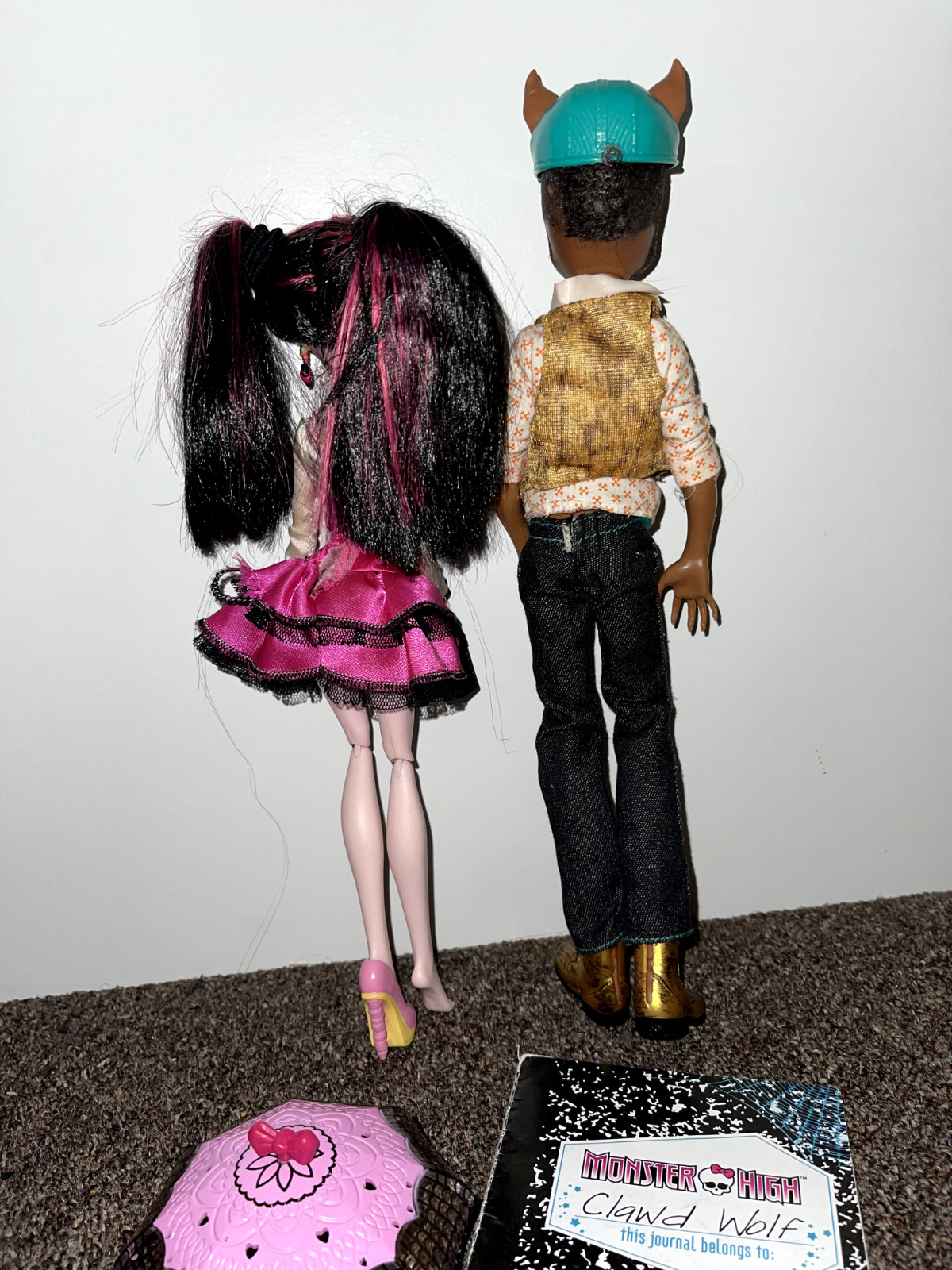 Monster High Draculaura and Clawd Wolf Forbitten Love
