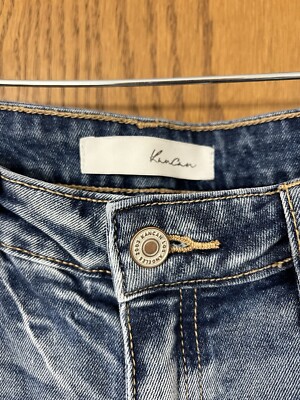 EUC Women's KanCan Style 144635 Distressed Straight Fit Paint