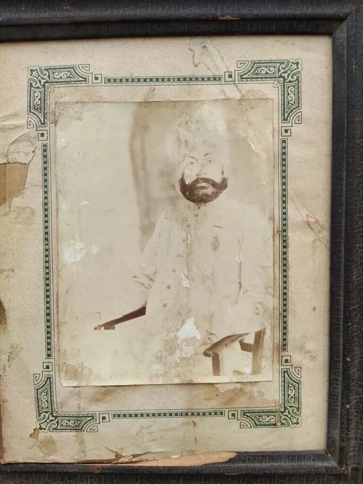 Retrato de rey indio vintage enmarcado en blanco y negro decoración colgante de pared Foto 3 de 4