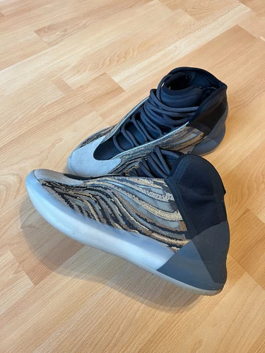 Yeezy Quantum "Amber Tint", Größe 42, Fast wie Neu ADIDAS YZY mit Karton