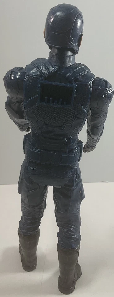 Figura de acción Hasbro 12" Capitán América Guerra Civil Titan Hero Series Foto 3 de 4