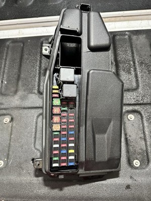  2007-2017 Lexus LS460 Engine Fuse Box OEM