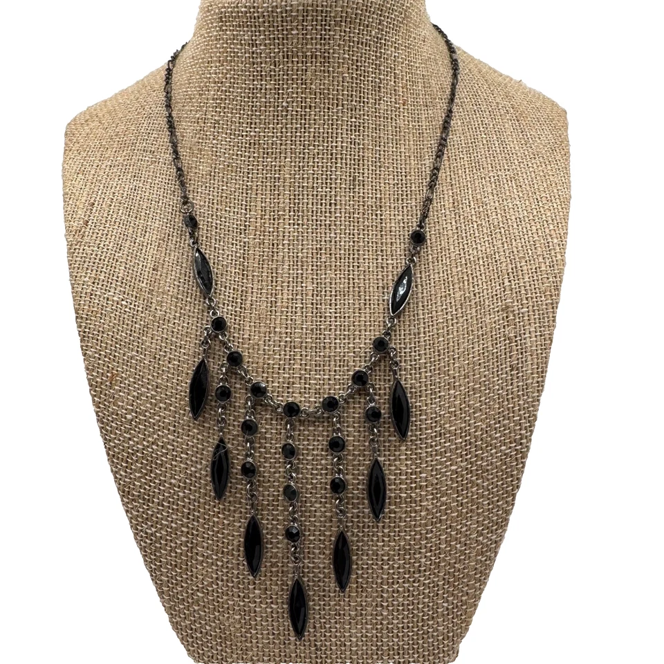 Collar Estilo Victoriano Negro Acrílico Cuentas Pistola Metal Gris Cadena Foto 2 de 4