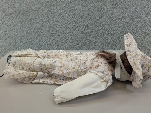 Porcelain Face Cloth Body Doll White and Brown Floral Dress and Hat 18" - Picture 11 of 12