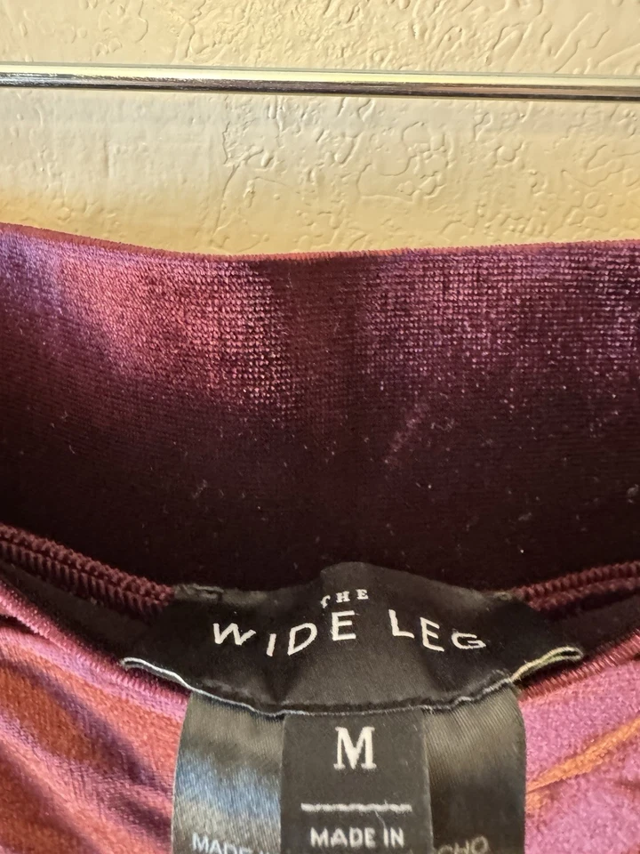 NUEVO CON ETIQUETAS Preciosos Pantalones de Terciopelo Granate Casa Blanca Mercado Negro Pierna Ancha Medianos Foto 2 de 4