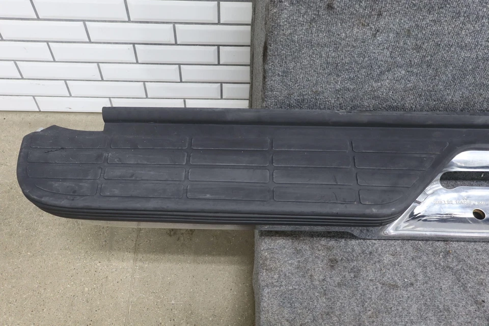 95-00 Chevy Tahoe Suburban Yukon GMT400 Chrome Rear Bumper OEM - Image 4 of 4