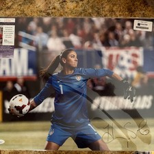 Hope Solo Cards, Rookie Cards and Autograph Memorabilia Buying Guide 37