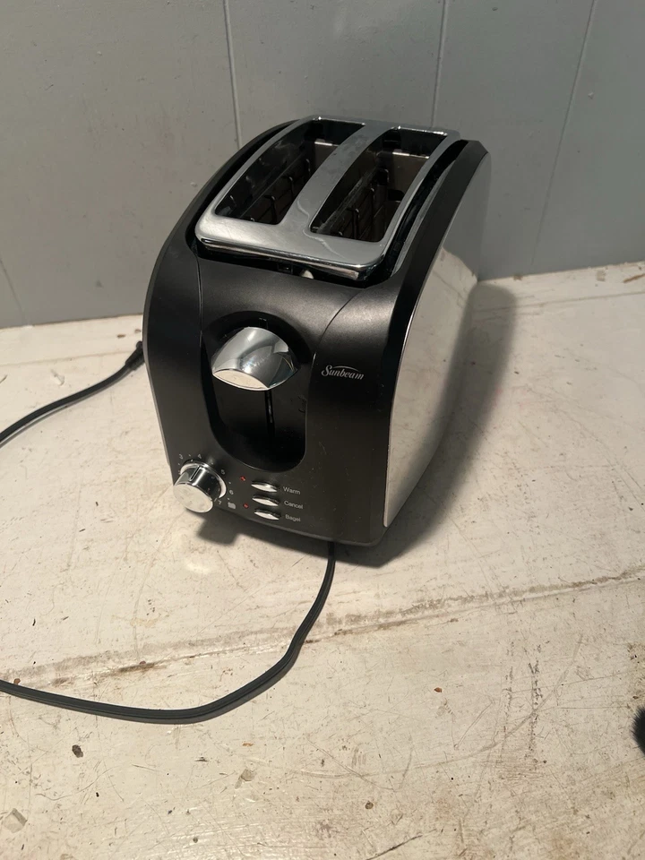 Sunbeam Electric Toaster 2 Slice Model TSSBTRSB03 W/ExtraWide Slots  Gently Used - Image 2 of 4